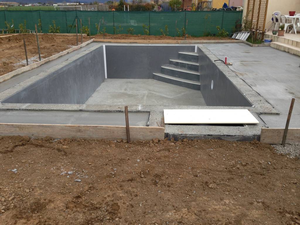 Création piscine béton dans l'Aude